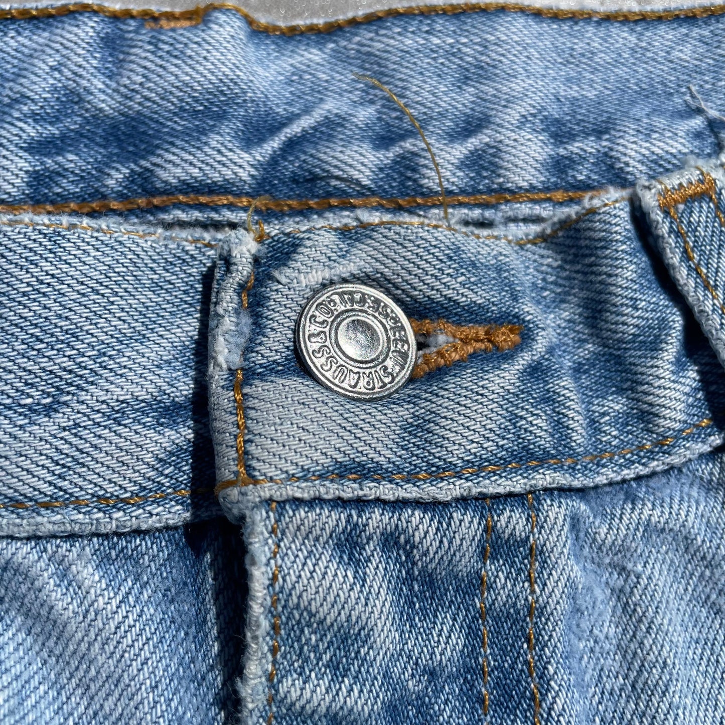 90s Levi’s 550 Made in USA 36x30 KiiChain Clothing