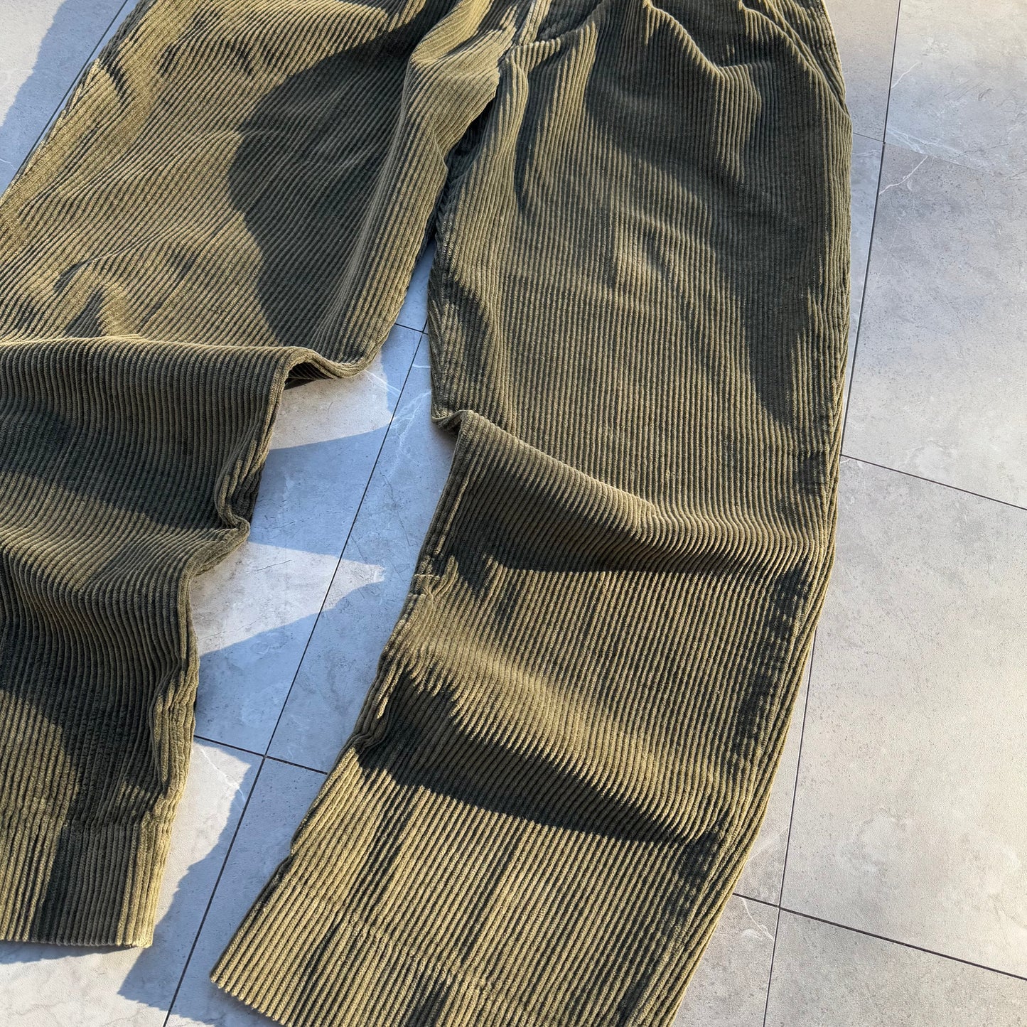 90s Dockers Olive Green Pleated Corduroy Pants 36x29 KiiChain Clothing