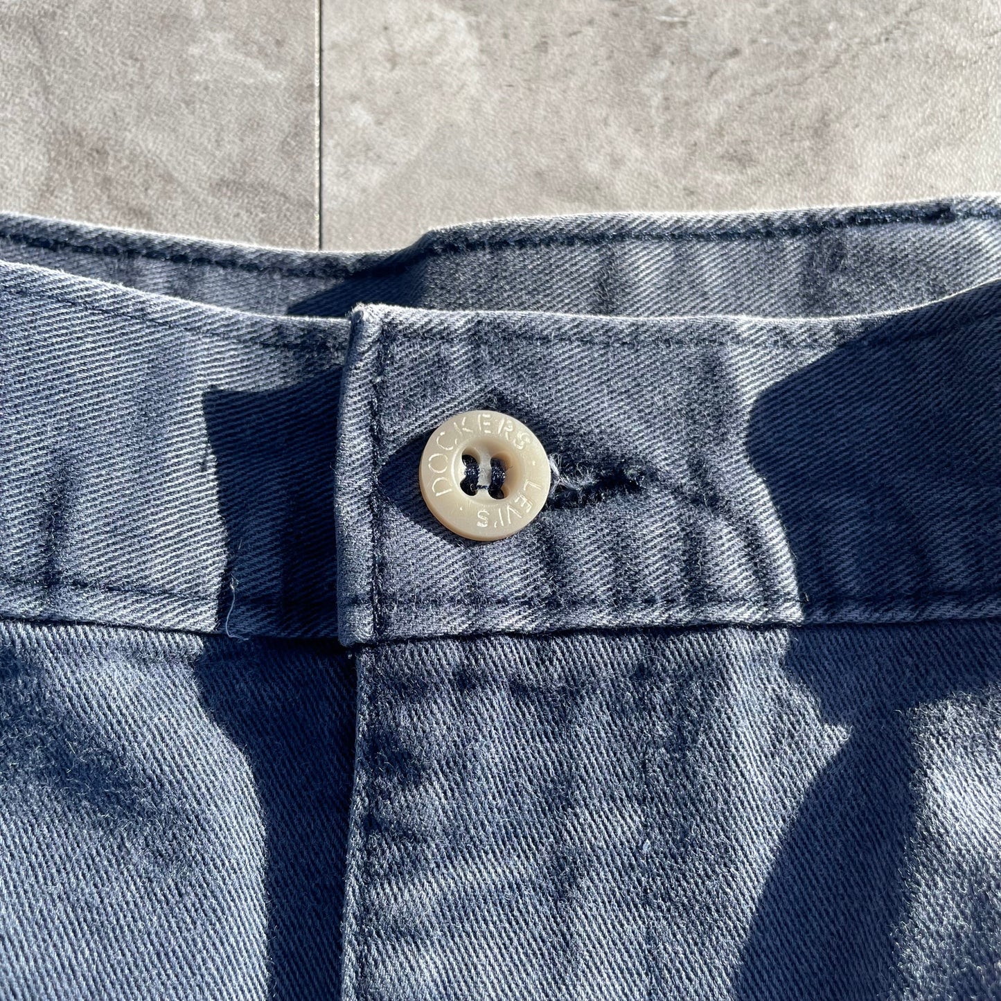 80s-90s Dockers Made in USA Two-Tuck Pleated Faded Blue Chino Pants 33x31 KiiChain Clothing