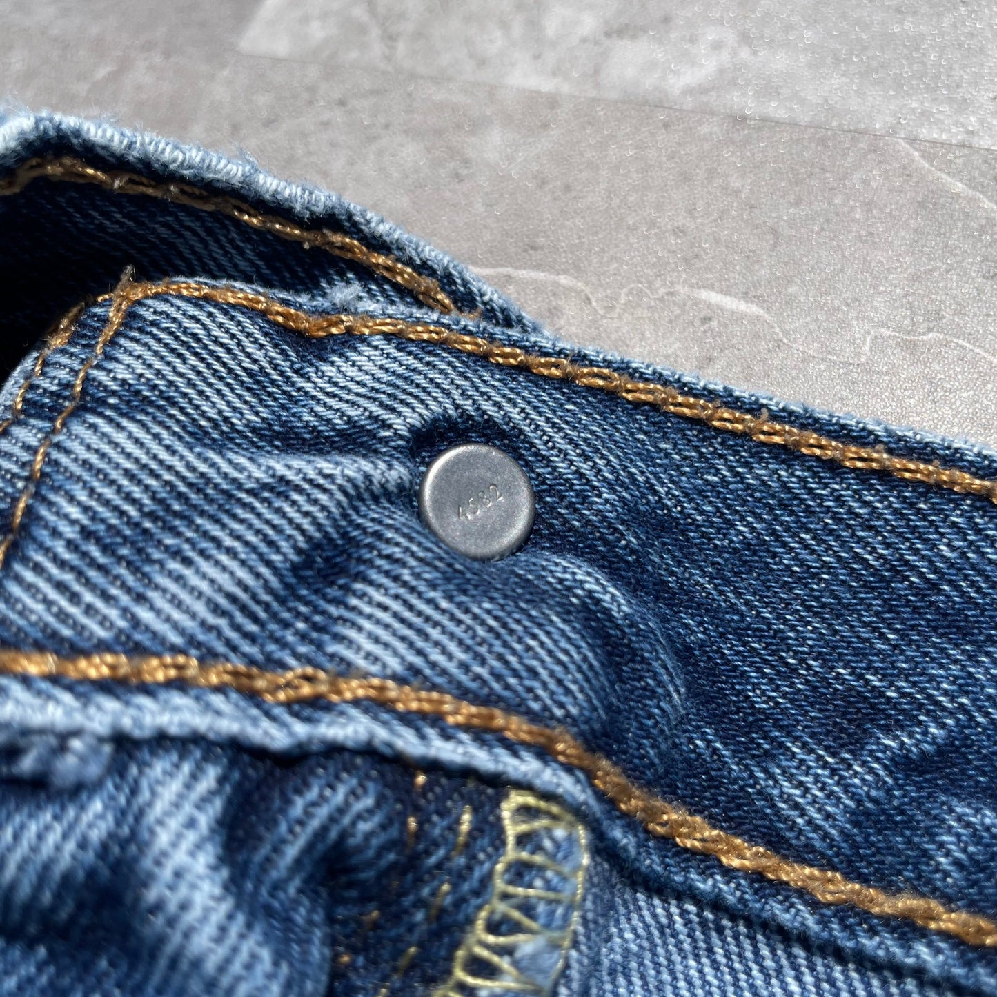 00s Levi’s 550 36x30 KiiChain Clothing