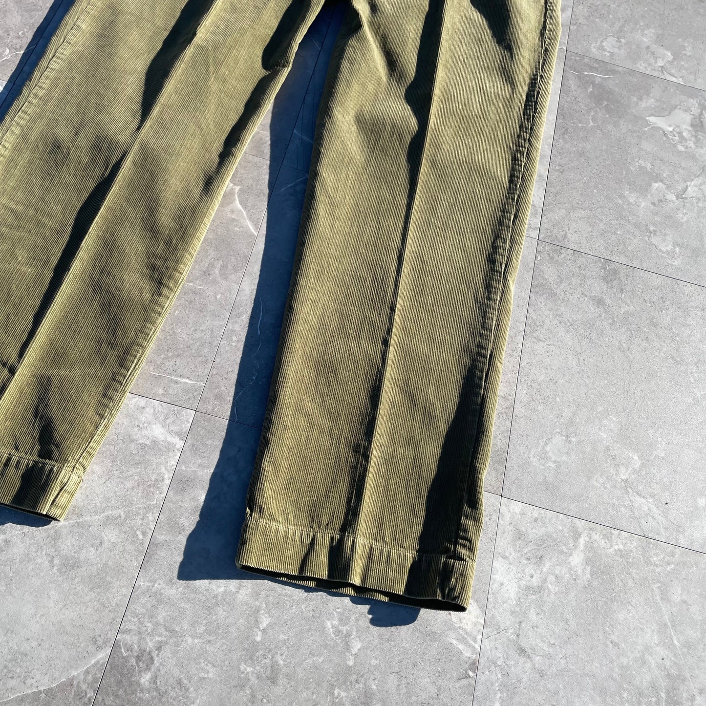 90s-00s Ralph Lauren Pleated Corduroy Pants 36x32 KiiChain Clothing
