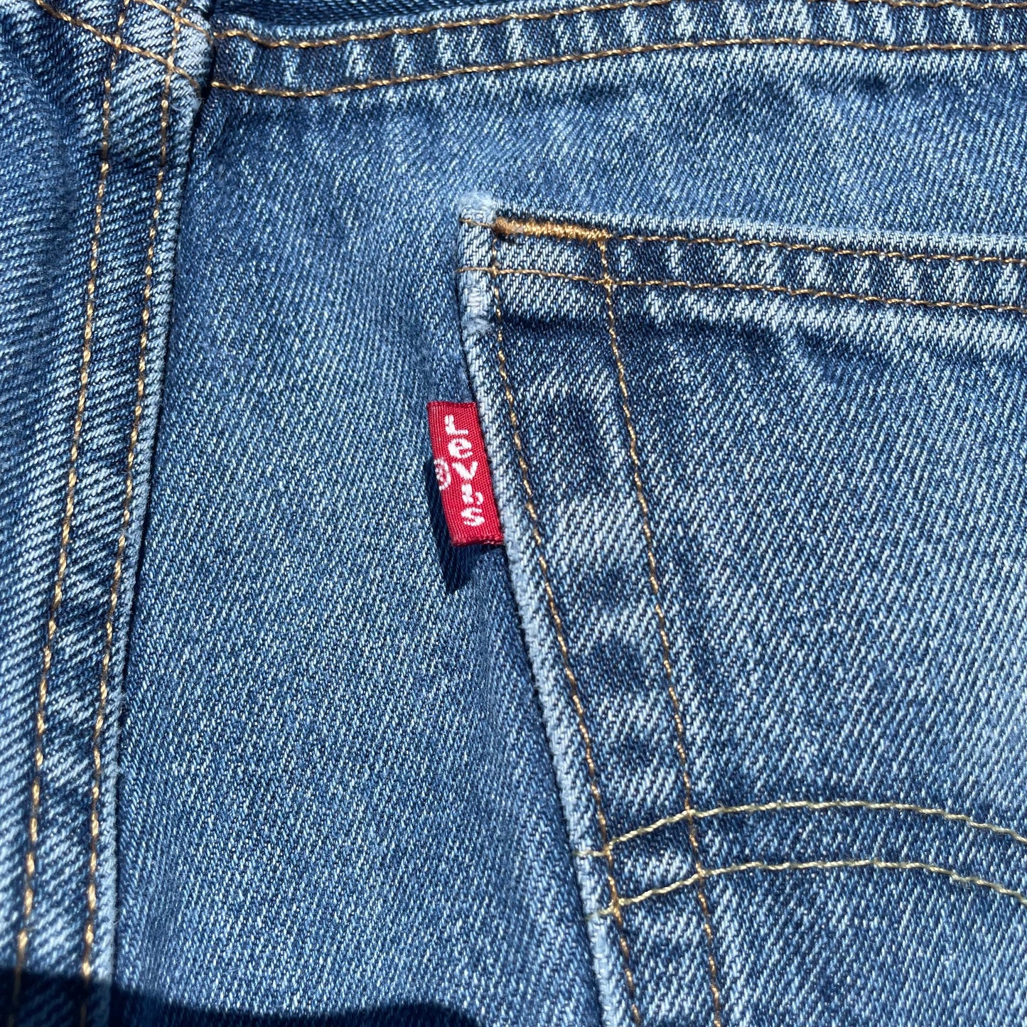 00s Levi’s 550 36x30 KiiChain Clothing