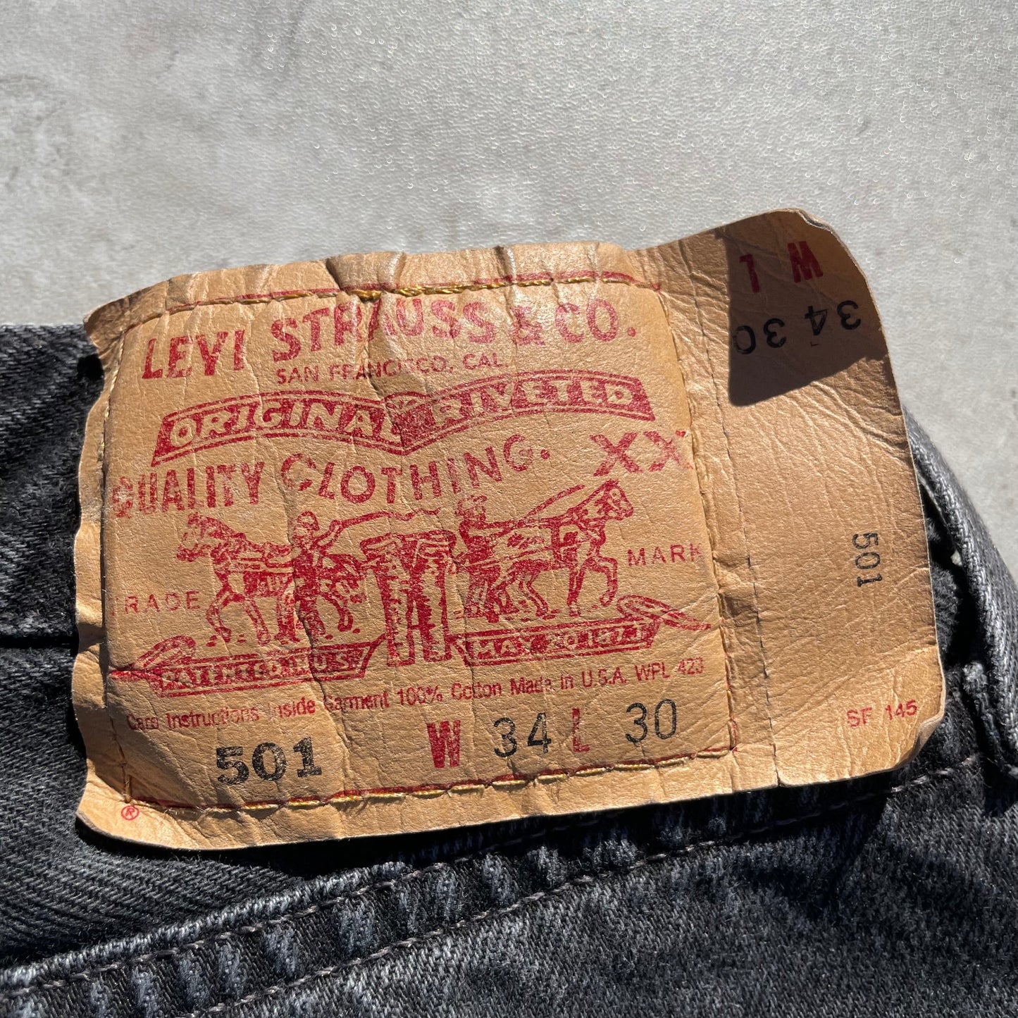 90s Levi's 501 Made in USA Black Denim 34x30 KiiChain Clothing