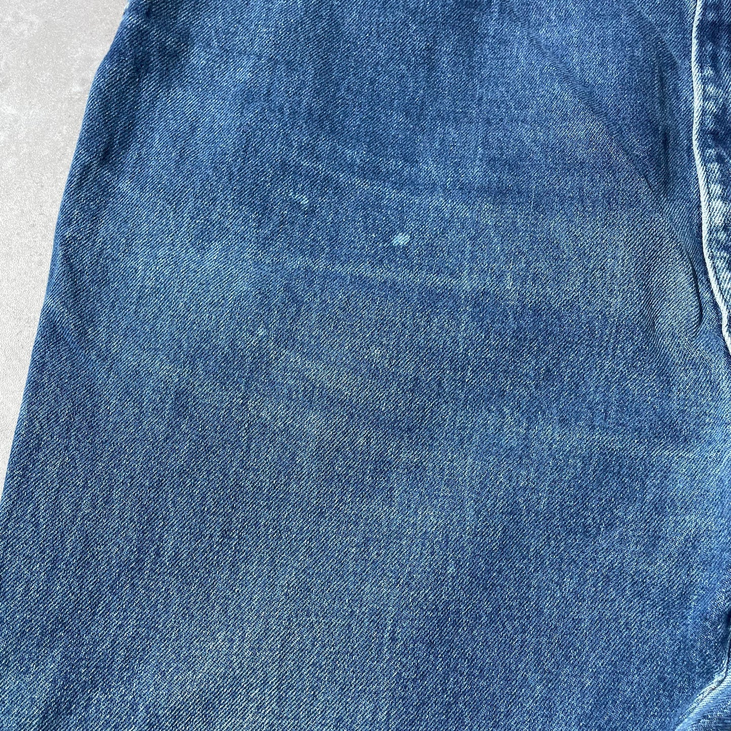 80s Levi’s 557 Made in USA 42x32 KiiChain Clothing