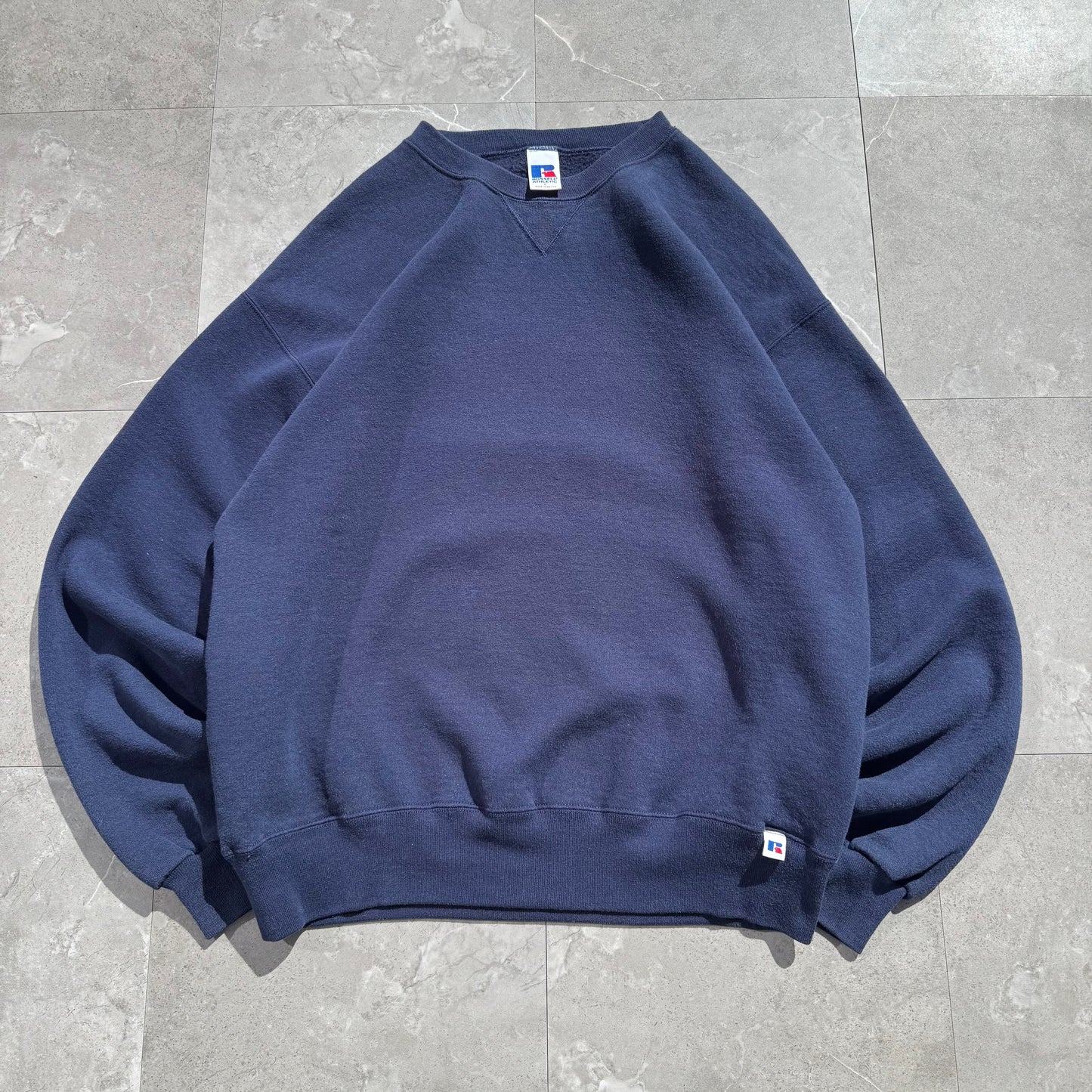 90s Russell Athletic Navy Crewneck Sweatshirt KiiChain Clothing