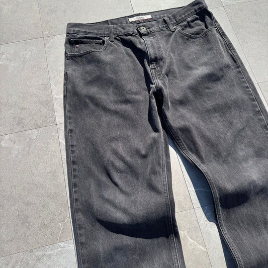 00s Tommy Hilfiger Black Straight Denim 36x30 KiiChain Clothing