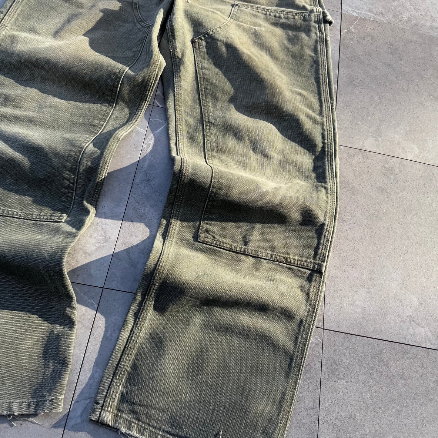 90s-00s Carhartt Moss Green Double Knee Work Pants 32x32 KiiChain Clothing