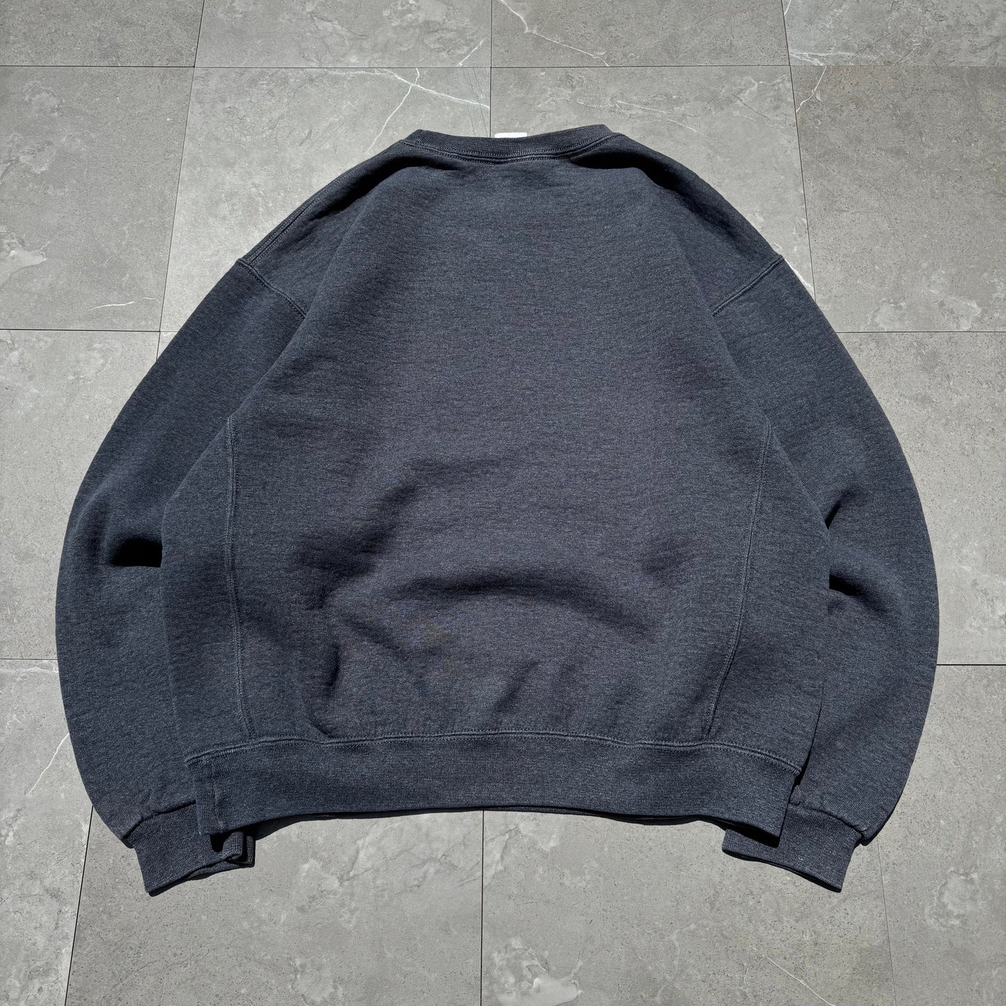 00s Russell Athletic Dark Gray Sweatshirt KiiChain Clothing