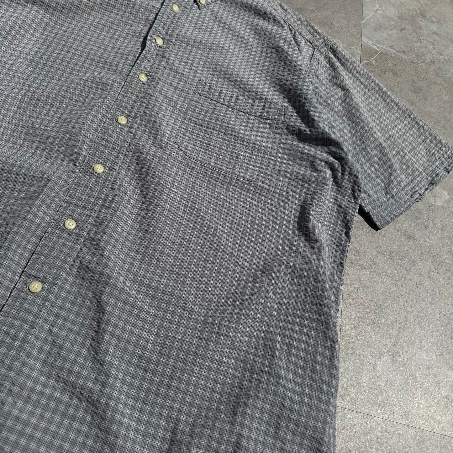 Eddie Bauer Seersucker BD Short Sleeve Shirt Gray KiiChain Clothing