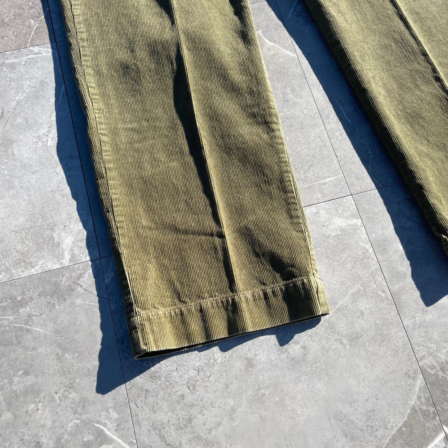 90s-00s Ralph Lauren Pleated Corduroy Pants 36x32 KiiChain Clothing