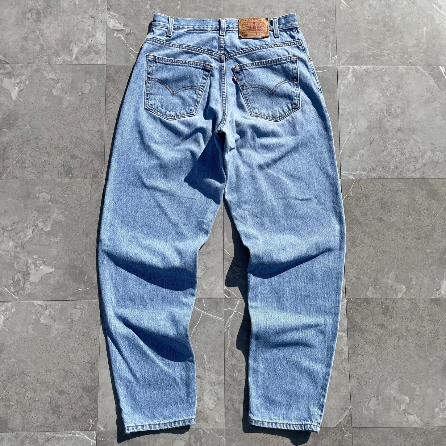 90s Levi's 560 Denim Made in Canada Denim 31x32 KiiChain Clothing