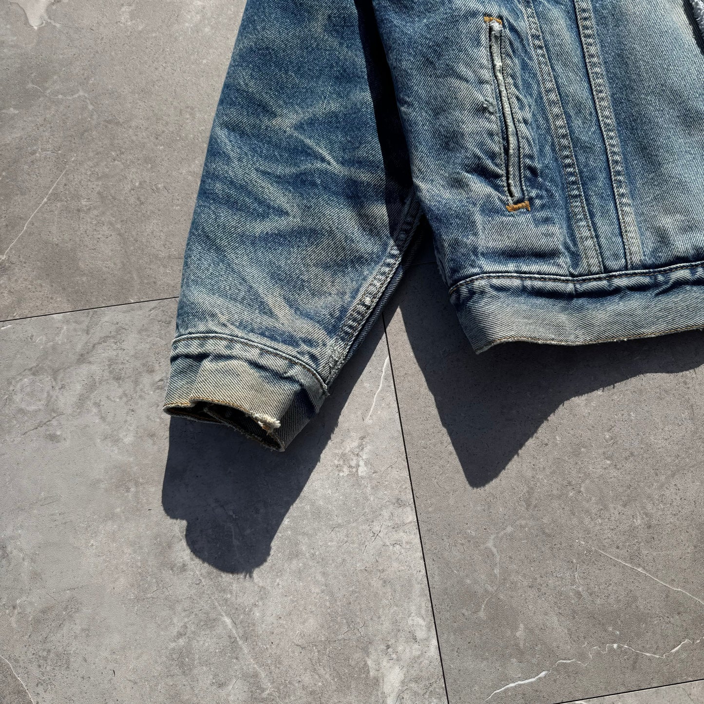 90s Levi's Made in USA Pile Lined Denim Jacket KiiChain Clothing