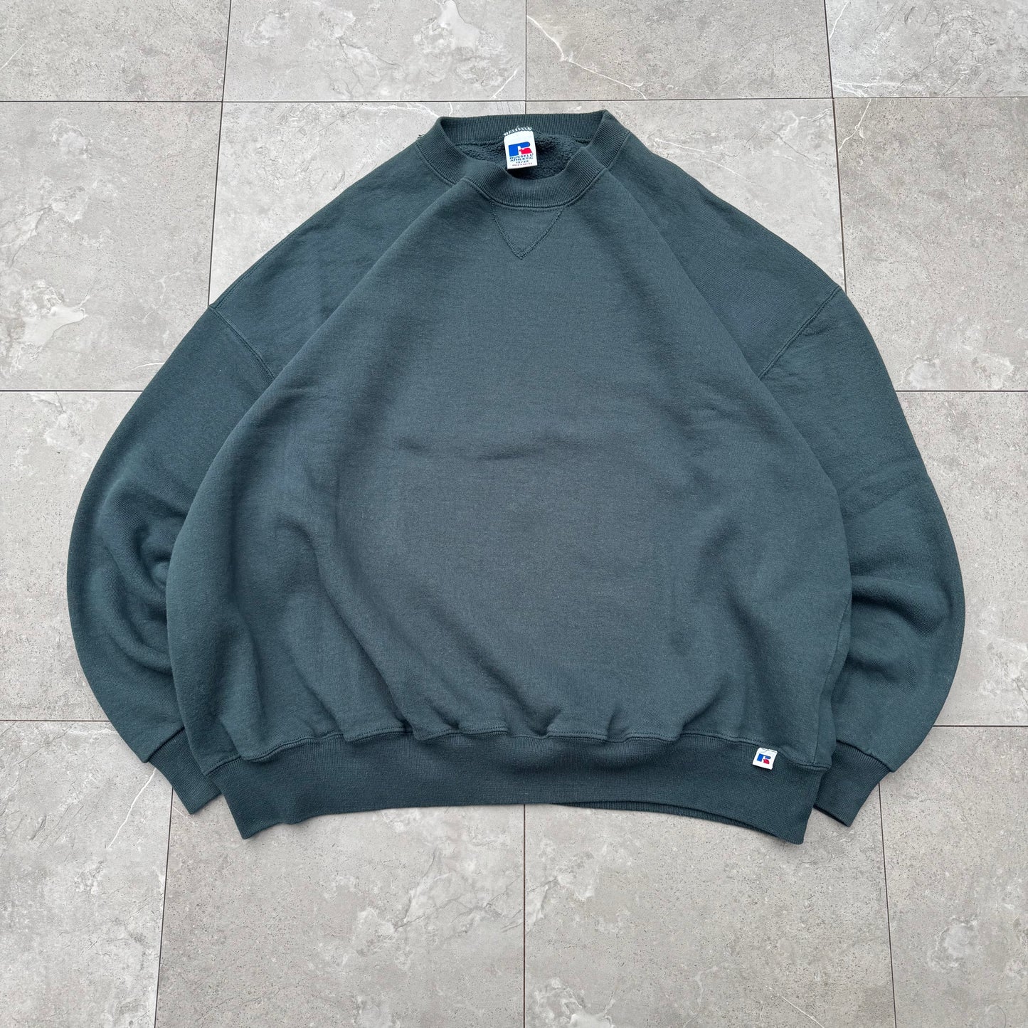 90s Russell Athletic Green Sweatshirt KiiChain Clothing