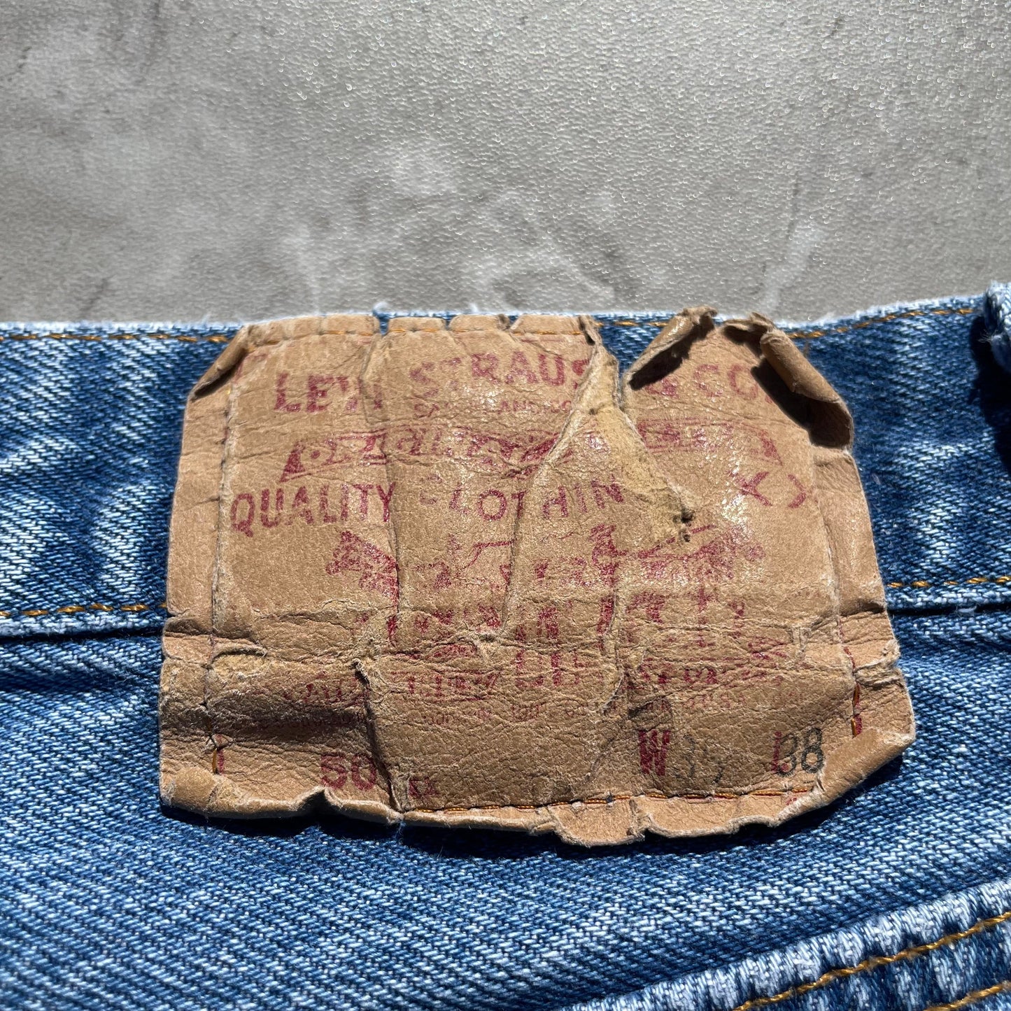 90s Levi's 501xx Made in USA Cropped Denim 36x38 KiiChain Clothing