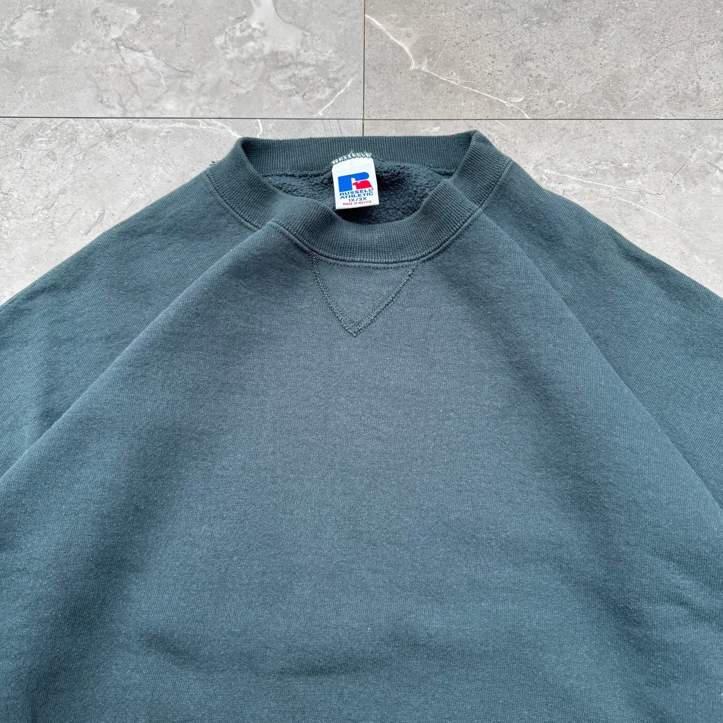 90s Russell Athletic Green Sweatshirt KiiChain Clothing