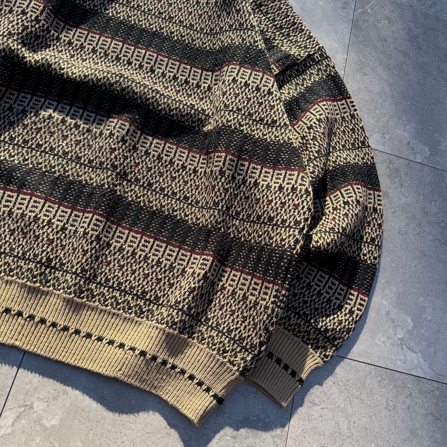 90s Van Heusen Acrylic Design Knit KiiChain Clothing