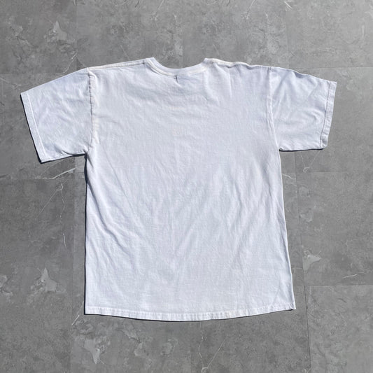 00s Outdoor American 2004 Dog Graphic T-Shirt KiiChain Clothing