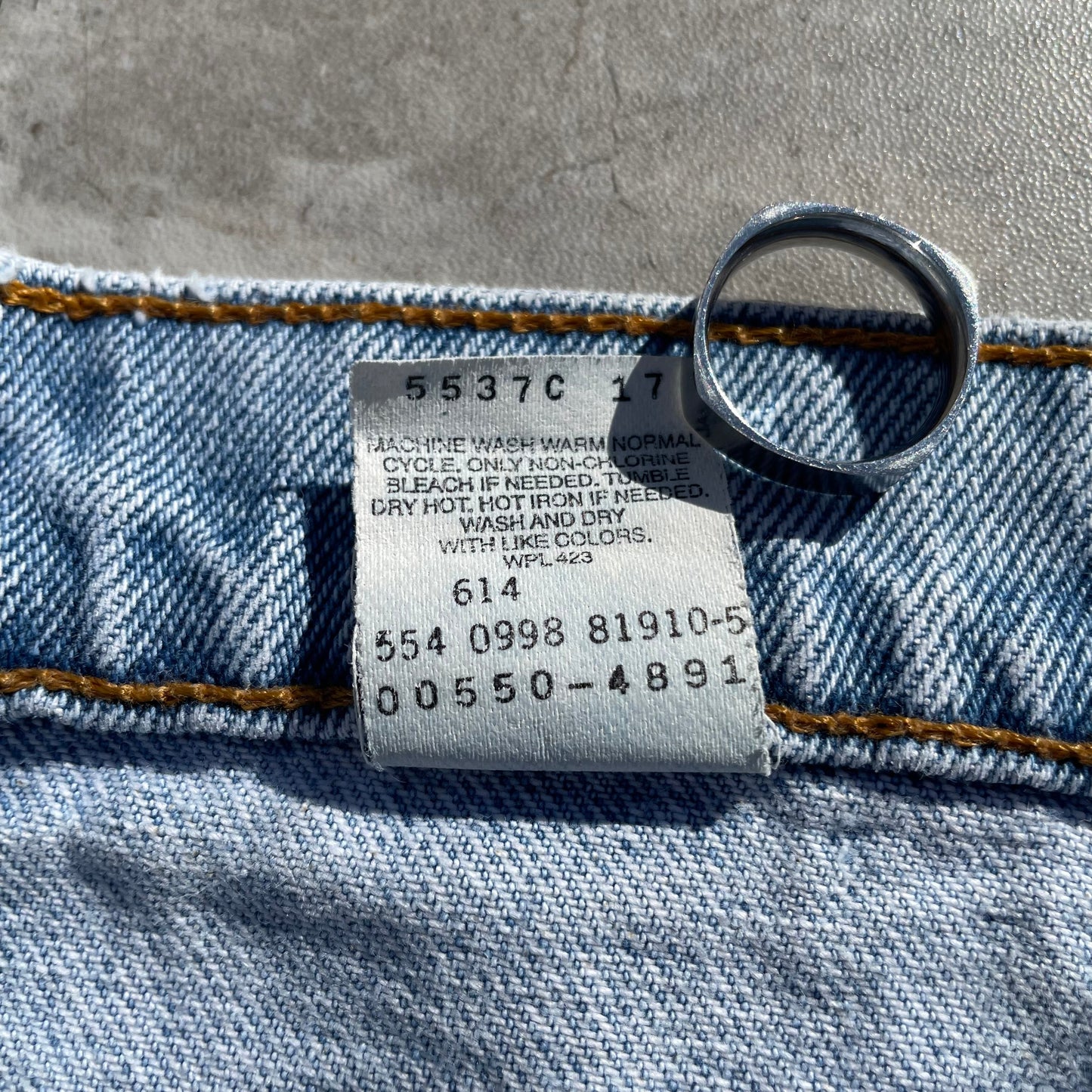 90s Levi's 550 Made in USA Denim 32x30 KiiChain Clothing