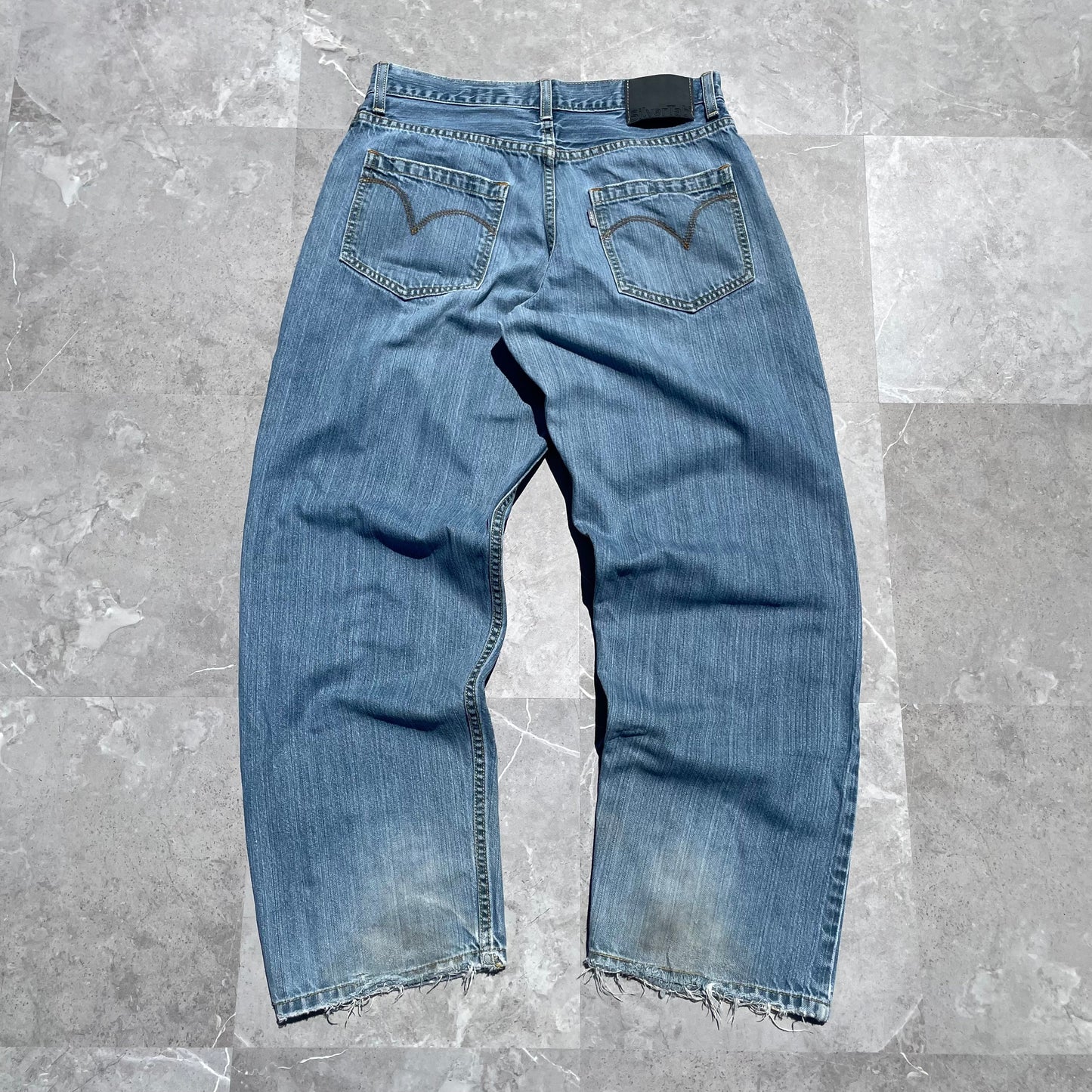 00s Levi’s Silver Tab Baggy Fit Denim 30x30 KiiChain Clothing