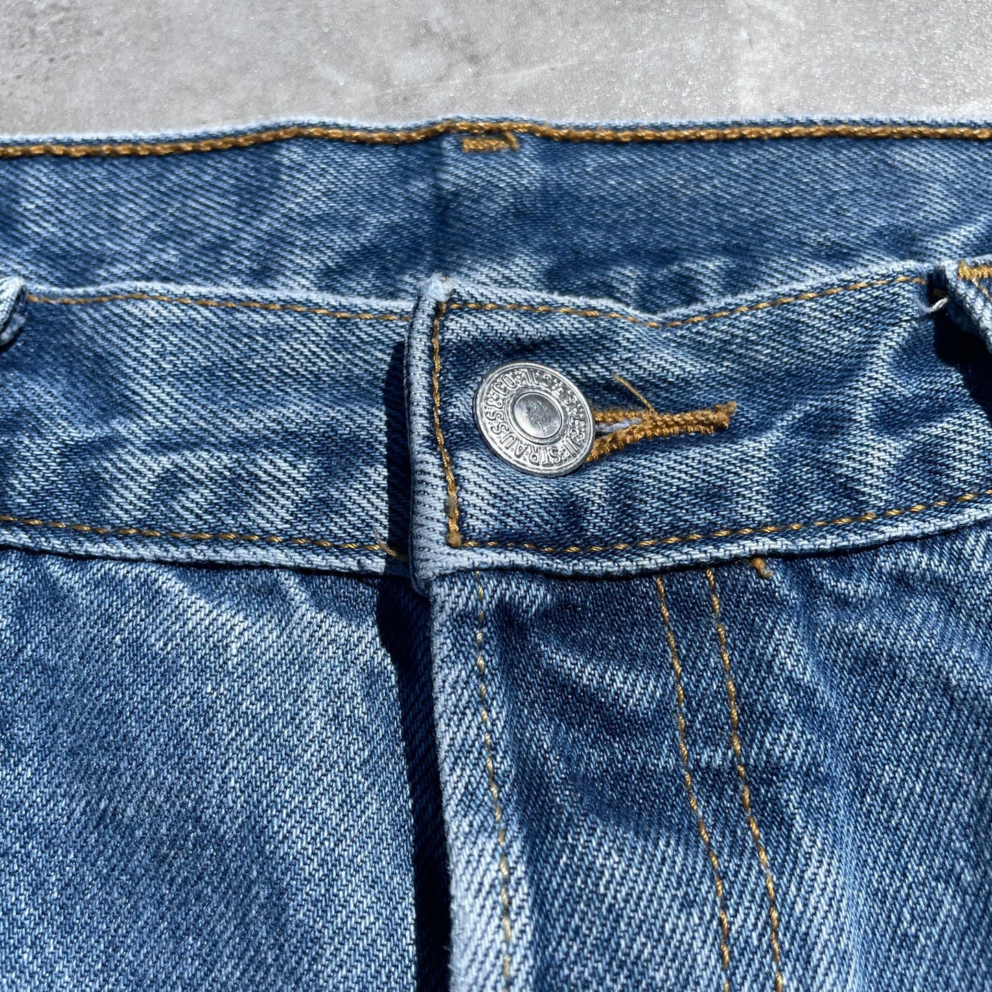 00s Levi’s 501XX 35x30 KiiChain Clothing