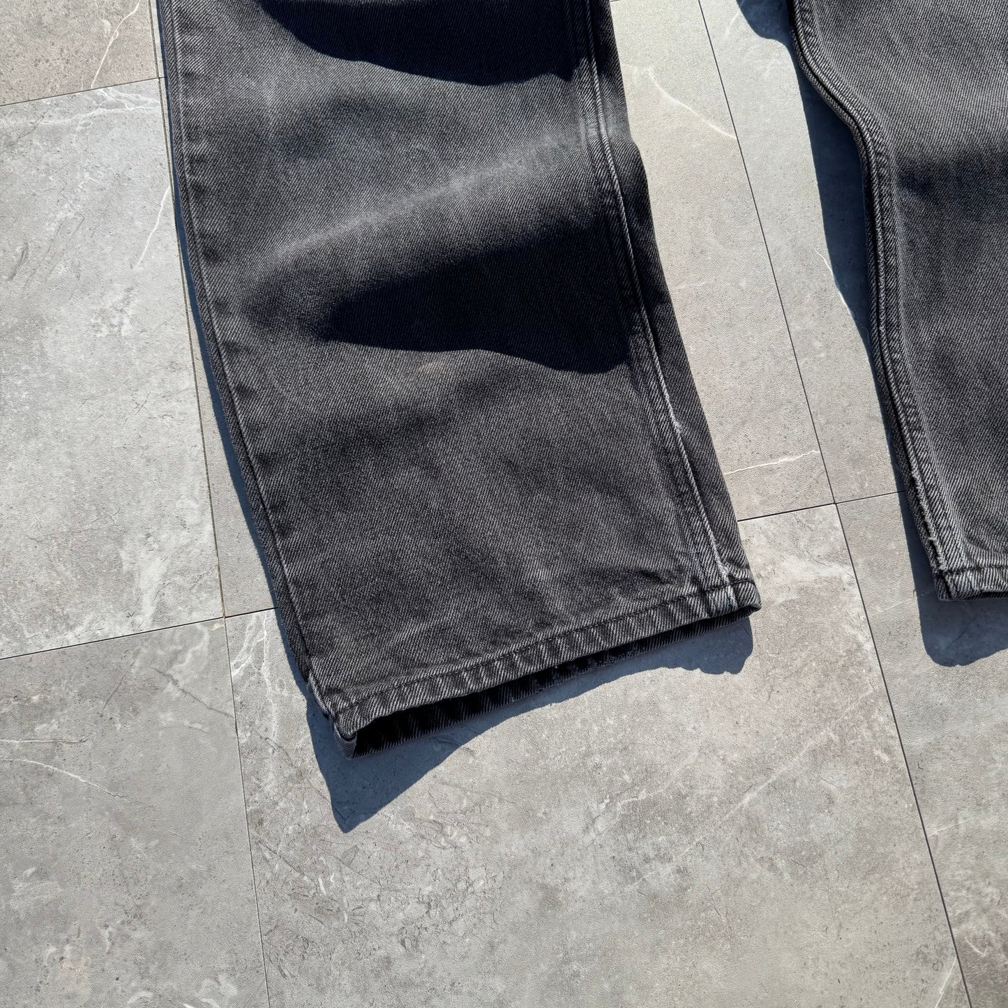 00s Tommy Hilfiger Black Straight Denim 36x30 KiiChain Clothing