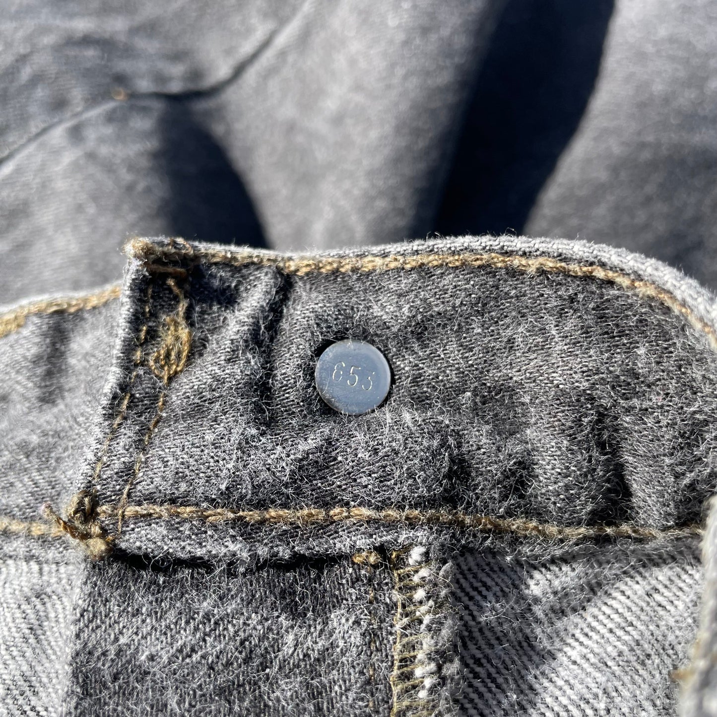 90s Levi's 501 Made in USA Black Denim 34x32 KiiChain Clothing
