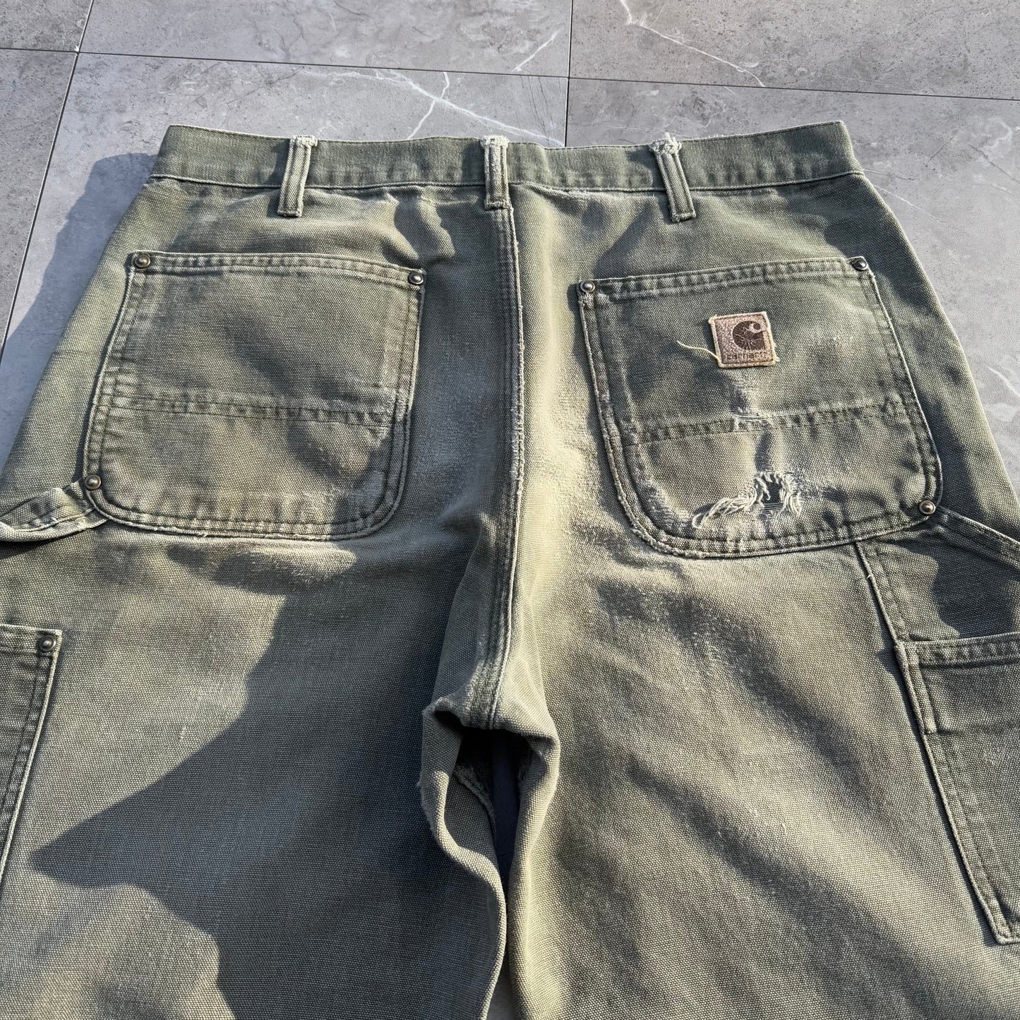 90s-00s Carhartt Moss Green Double Knee Work Pants 32x32 KiiChain Clothing