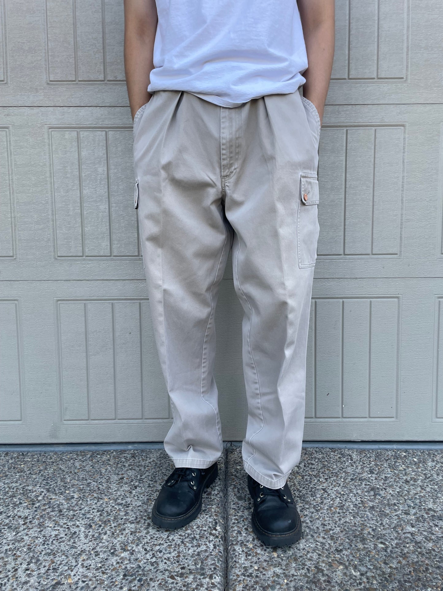 90s-00s Ralph Lauren Cream/Off-White Cargo Chino Pants 35x30 KiiChain Clothing