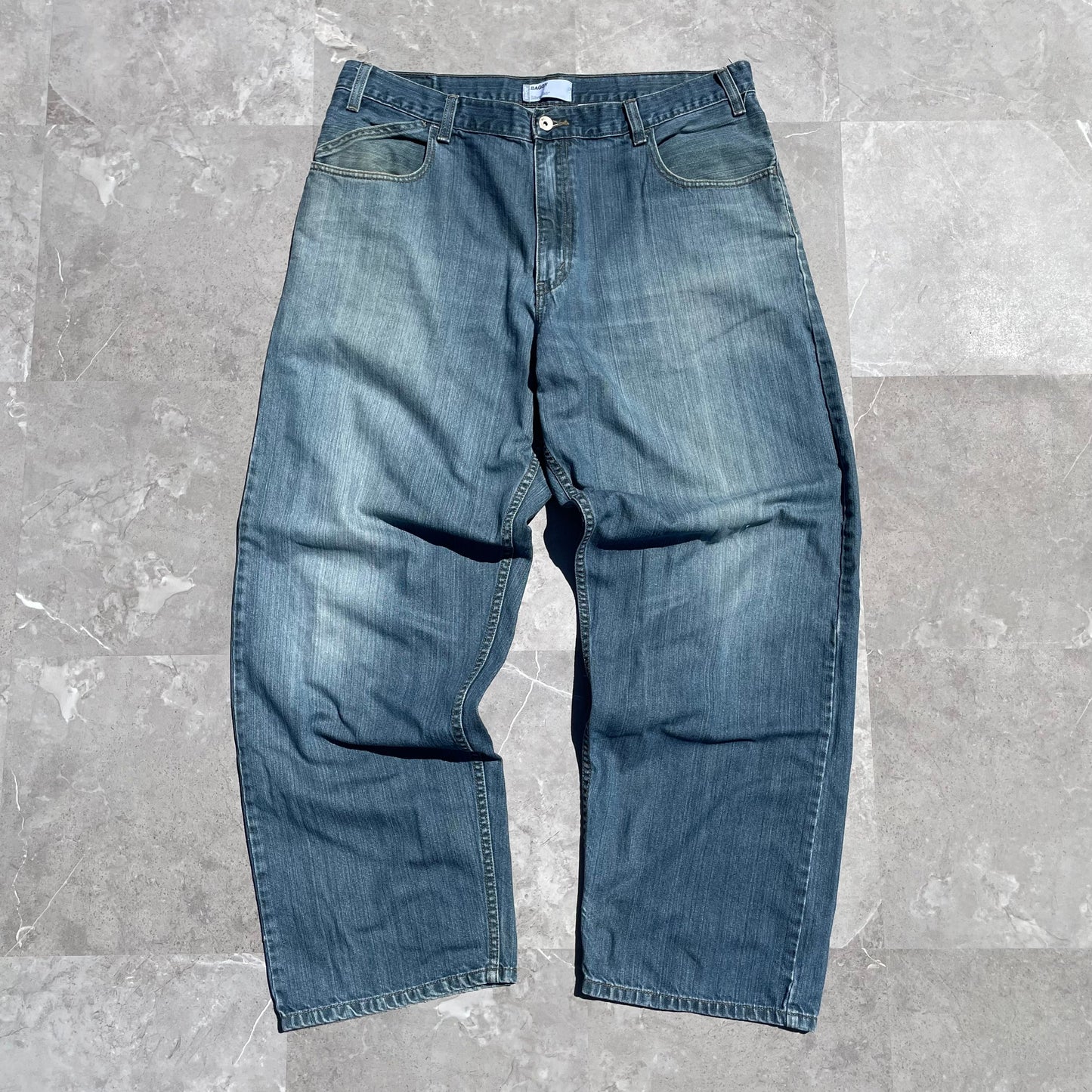 00s Levi’s Silver Tab Baggy Fit Denim 38x32 KiiChain Clothing