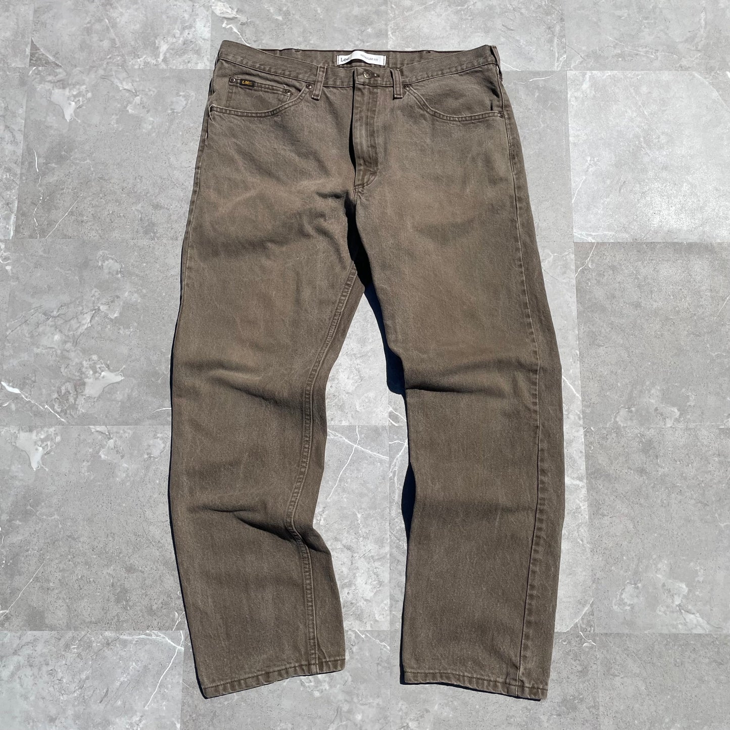 00s Lee Brown Wash Denim 38x32 KiiChain Clothing