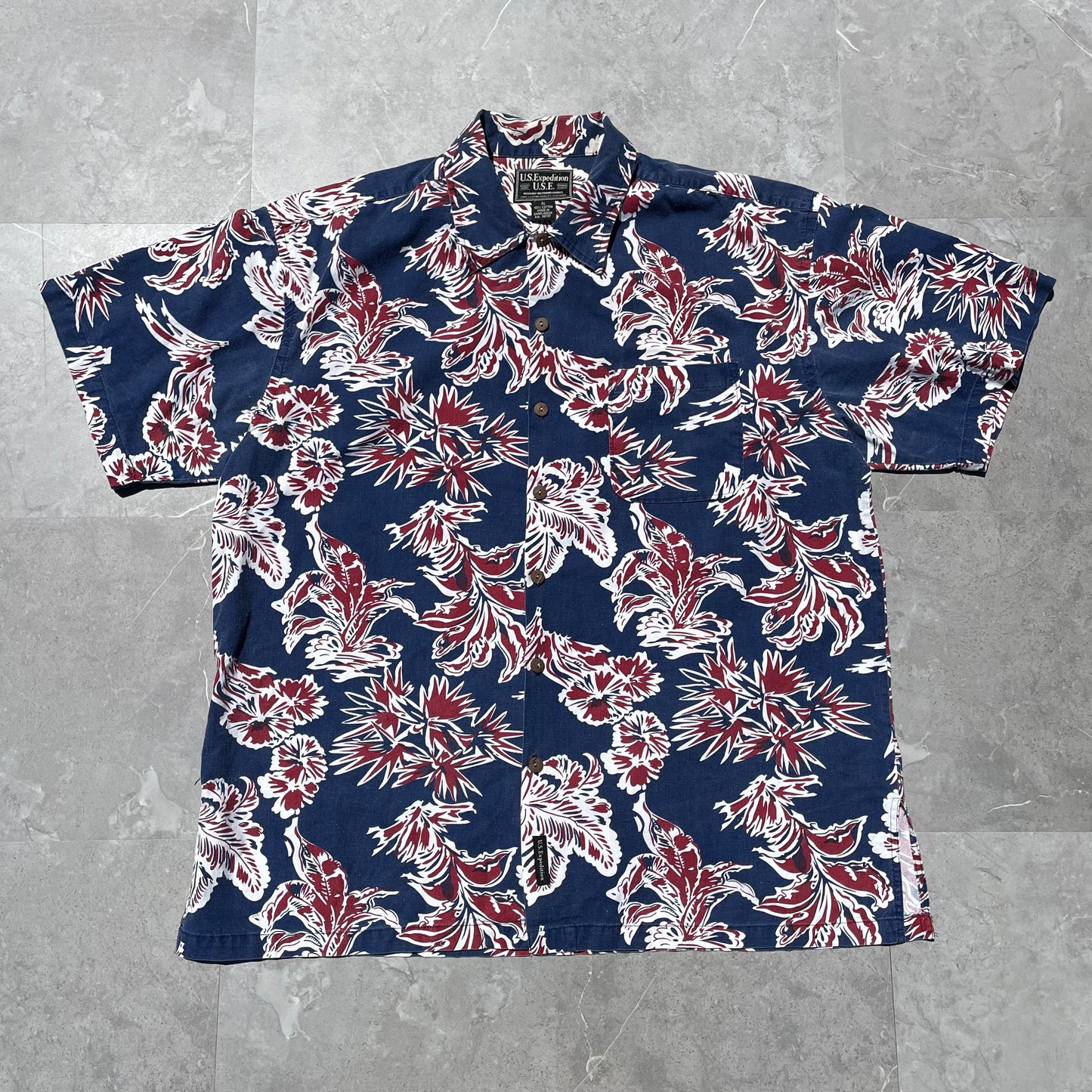 90s-00s US Expedition Faded Floral Hawaiian Shirt KiiChain Clothing