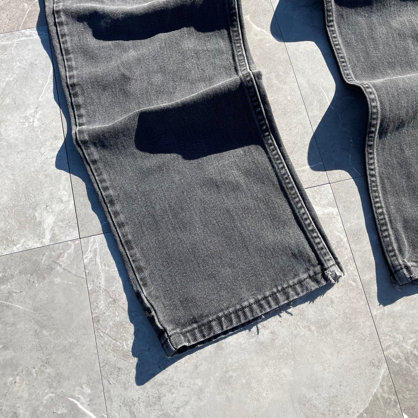 90s-00s Lee Straight Wide Fit Black Denim 40x32 KiiChain Clothing