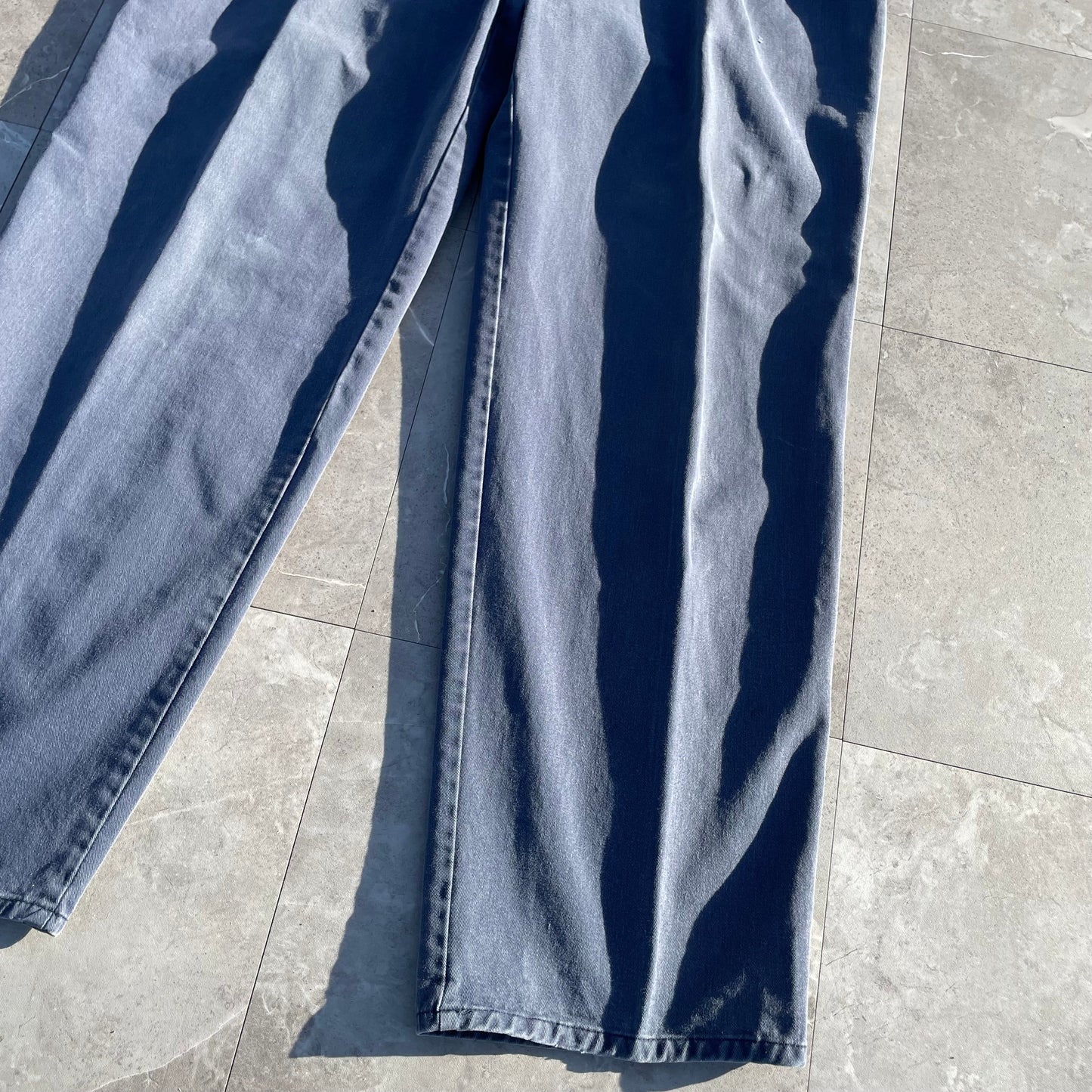 80s-90s Dockers Made in USA Two-Tuck Pleated Faded Blue Chino Pants 33x31 KiiChain Clothing