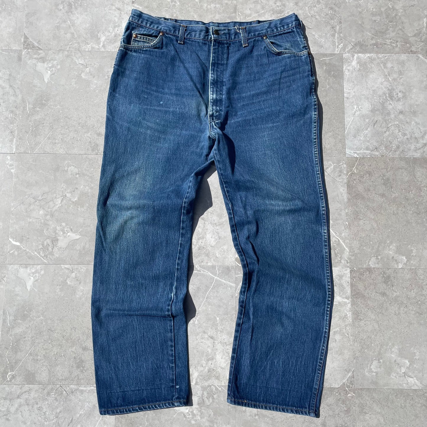 80s Levi’s 557 Made in USA 42x32 KiiChain Clothing