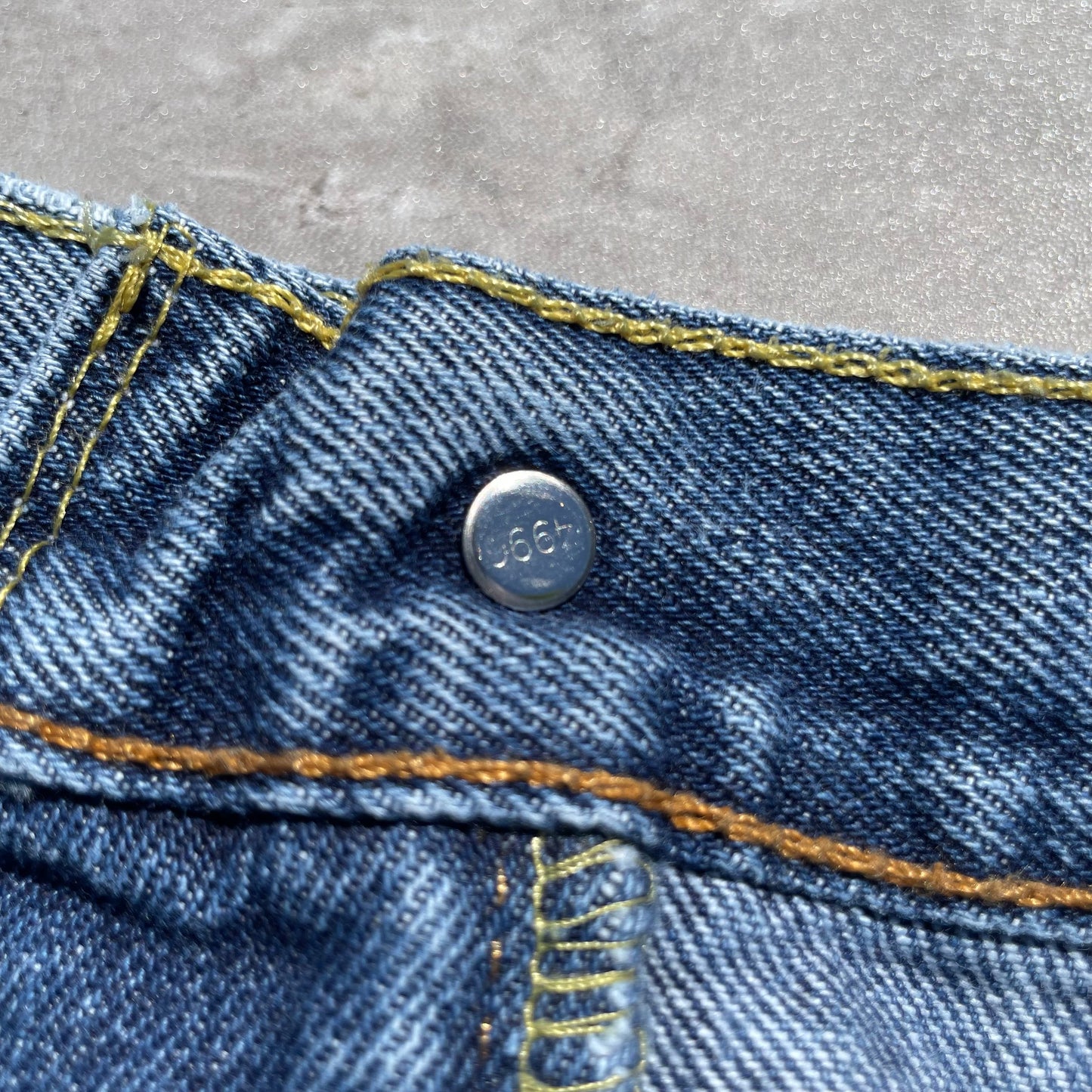 00s Levi’s 560 36x30 KiiChain Clothing
