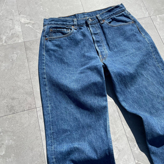 90s Levi's 501-0118 Made in USA Denim 33x34 KiiChain Clothing