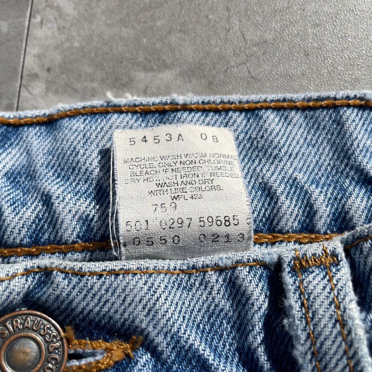 90s Levi's 550 Made in USA Denim 34x30 KiiChain Clothing