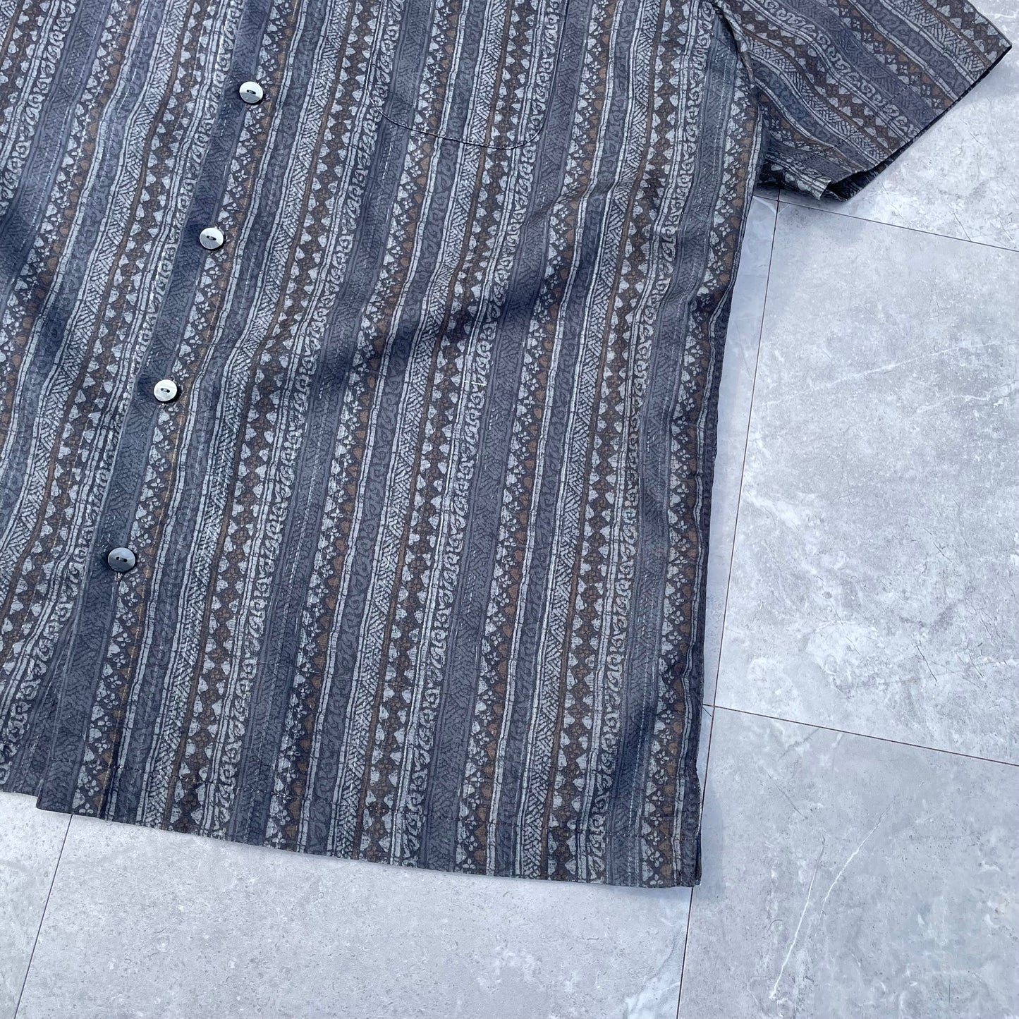 00s Van Heusen Striped Short Sleeve Shirt KiiChain Clothing