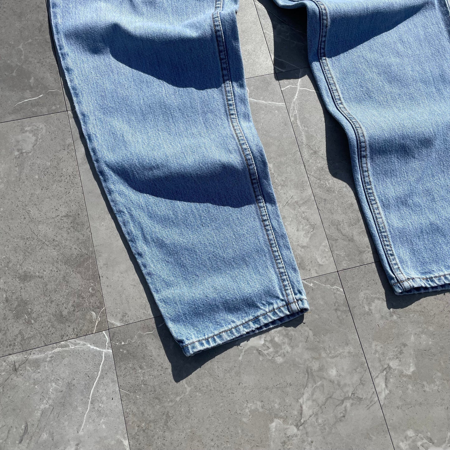 90s Levi's 560 Denim Made in Canada Denim 31x32 KiiChain Clothing