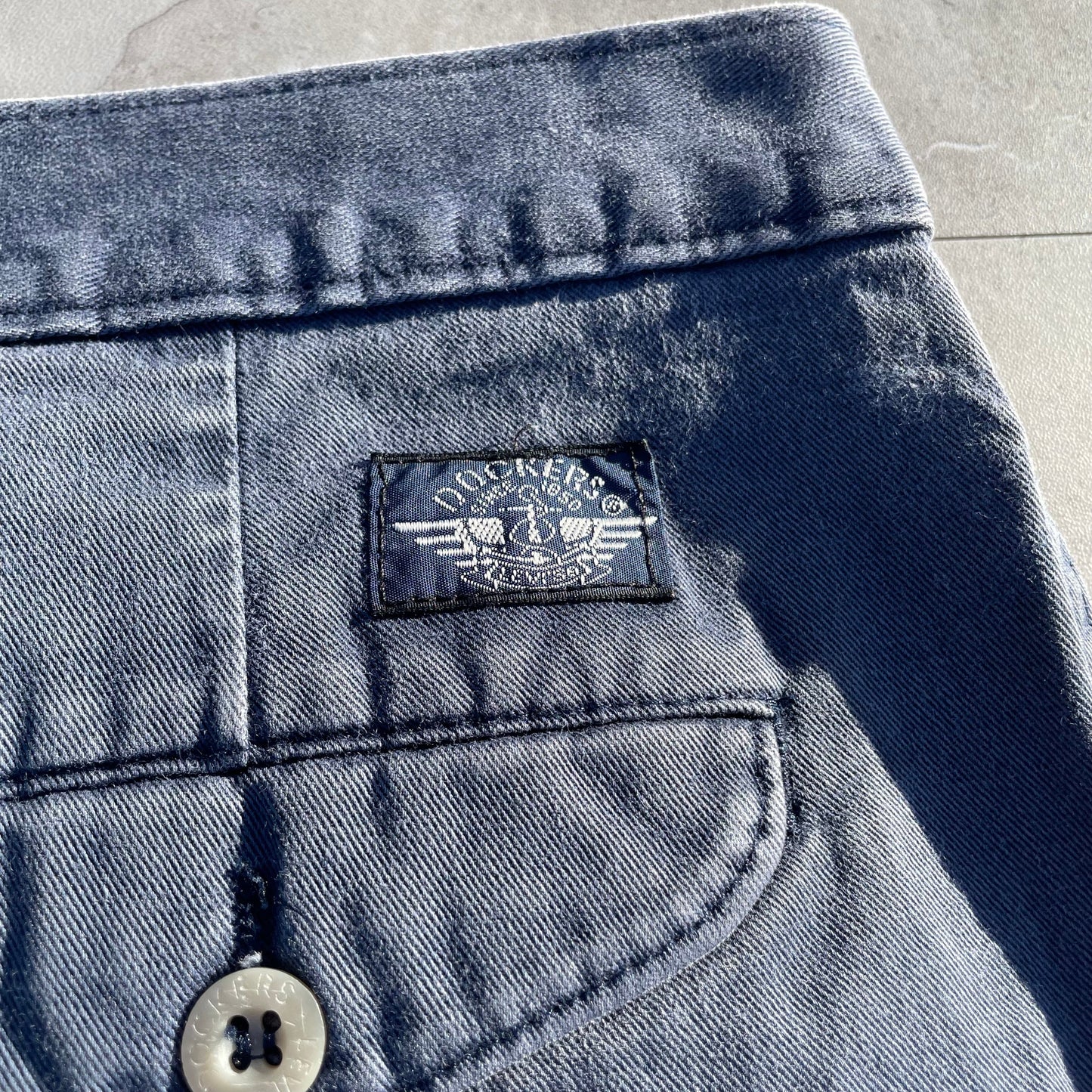80s-90s Dockers Made in USA Two-Tuck Pleated Faded Blue Chino Pants 33x31 KiiChain Clothing