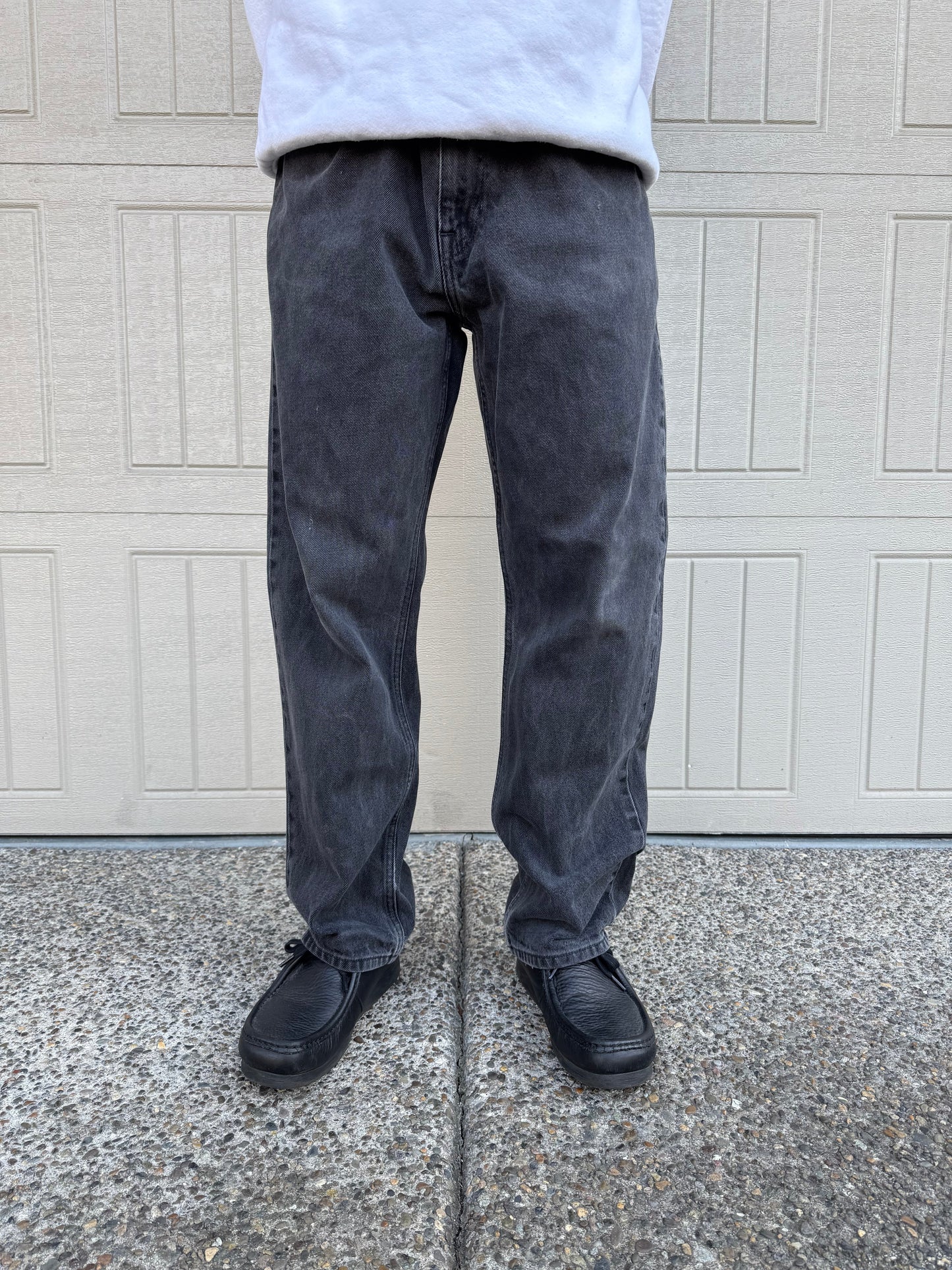 00s Tommy Hilfiger Black Straight Denim 36x30 KiiChain Clothing