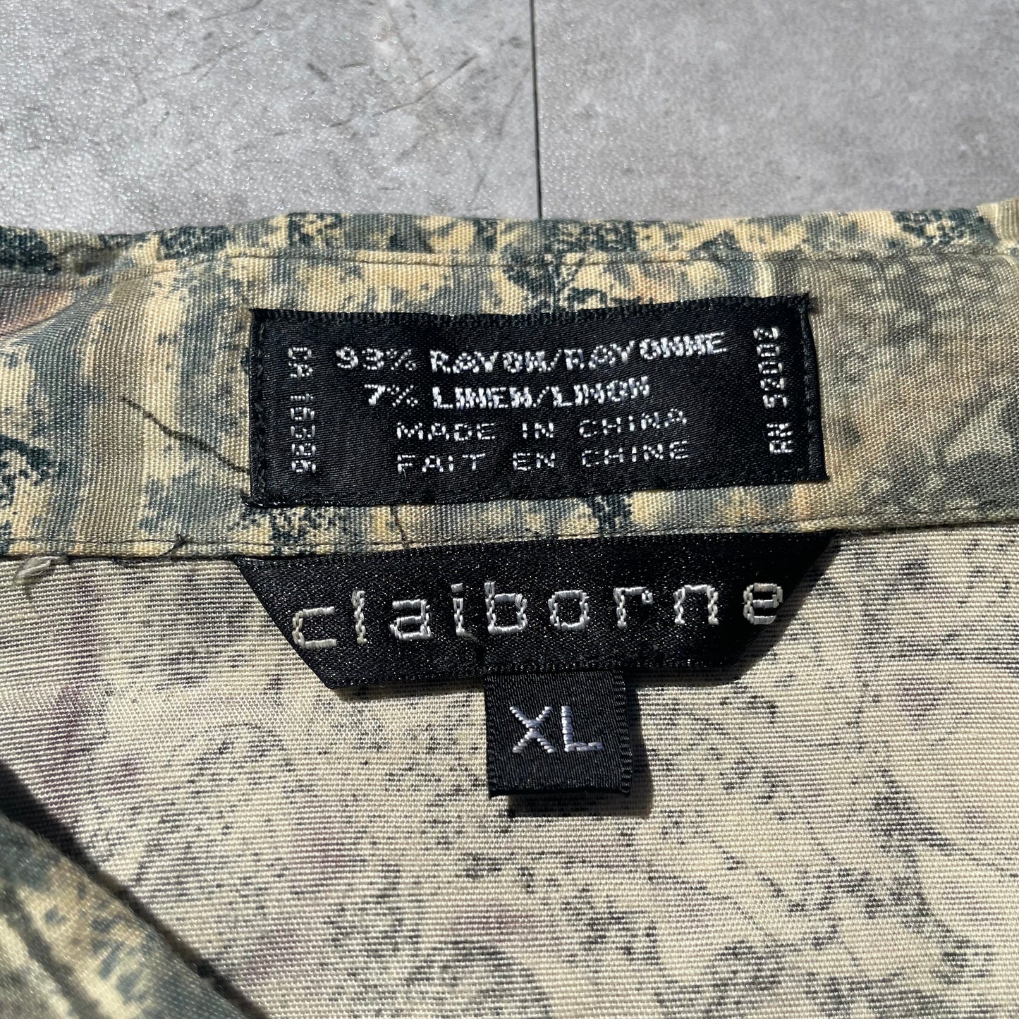 90s Claiborne Printed Graphic Rayon/Linen Short Sleeve Shirt (XL) KiiChain Clothing