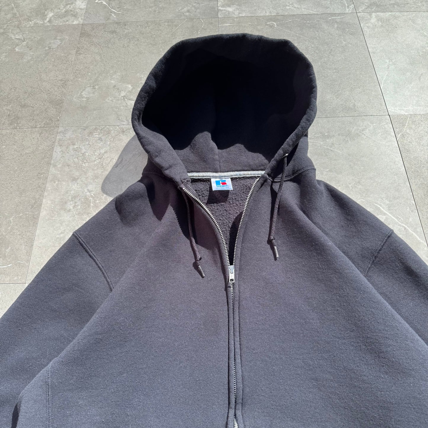 00s Russell Athletic Black Zip-Up Sweatshirt KiiChain Clothing