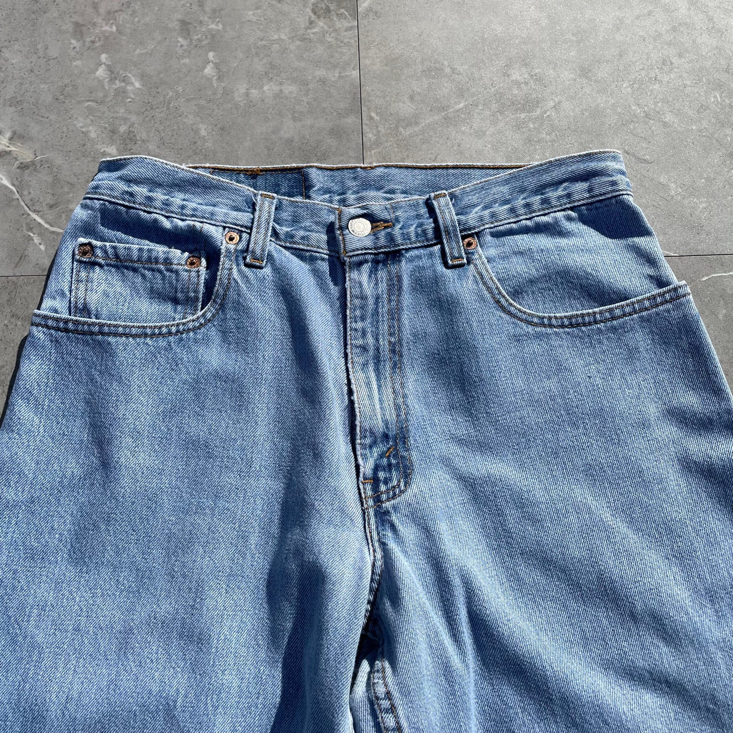 90s Levi's 560 Denim Made in Canada Denim 31x32 KiiChain Clothing