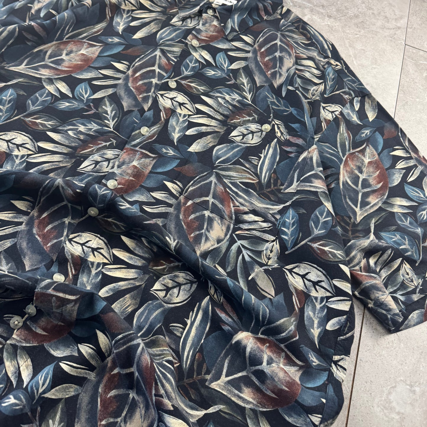 80s-90s Pierre Cardin Black Leaf Pattern 100% Rayon Short Sleeve Shirt XL