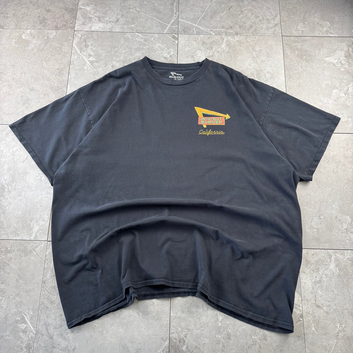 00s In-N-Out Burger California  Black Graphic T-Shirt