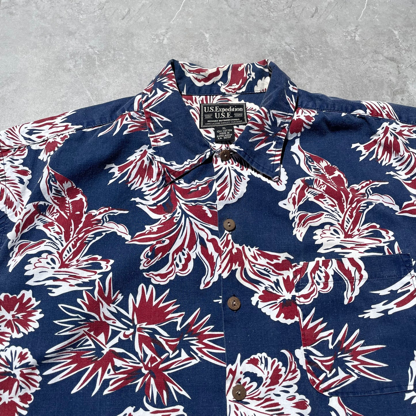 90s-00s US Expedition Faded Floral Hawaiian Shirt