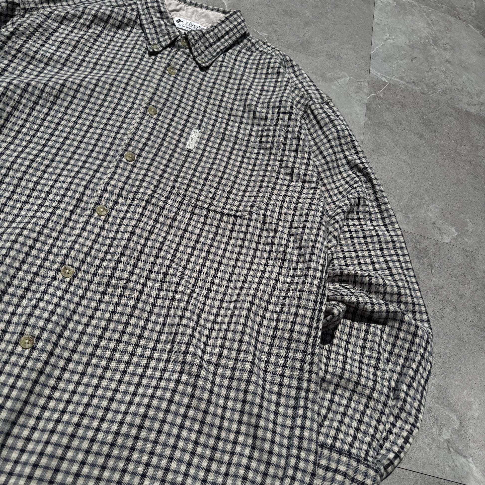 00s Columbia Checkered Button Down Shirt KiiChain Clothing