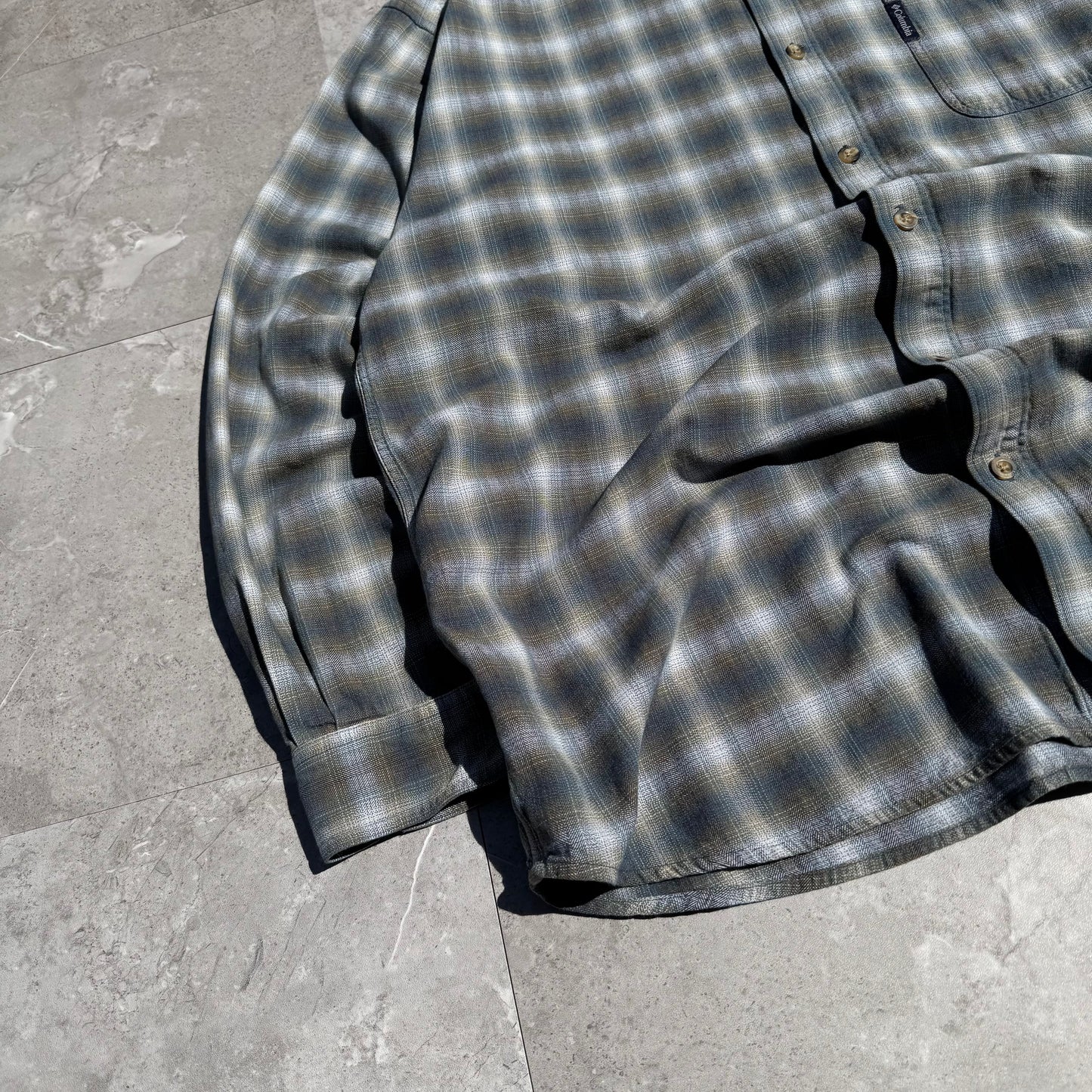 00s Columbia Shadow Checkered Long Sleeve Shirt KiiChain Clothing
