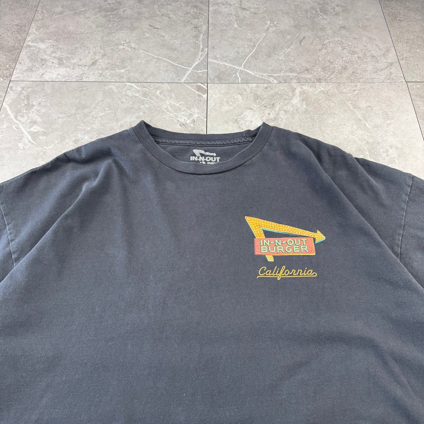 00s In-N-Out Burger California  Black Graphic T-Shirt